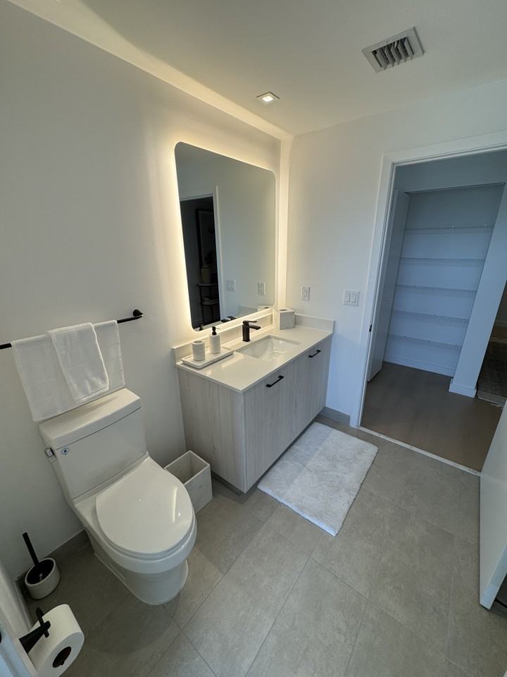 236 Northwest 32nd Street #B1 - Photo 5 of 27