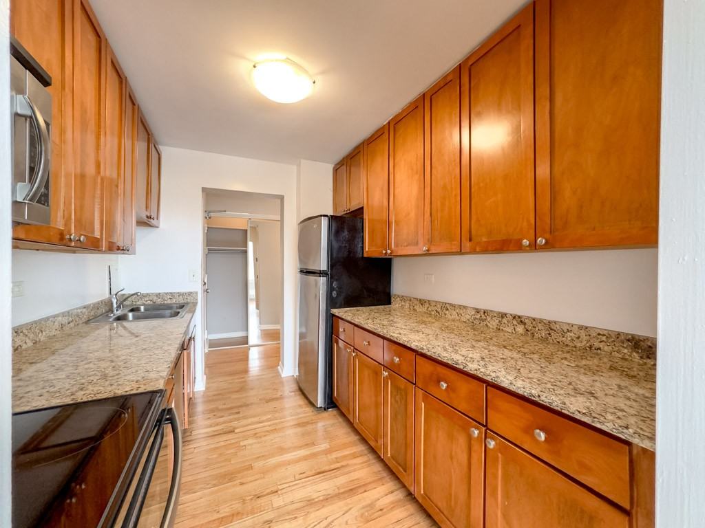 5650 N Sheridan Rd #2A - Photo 3 of 21