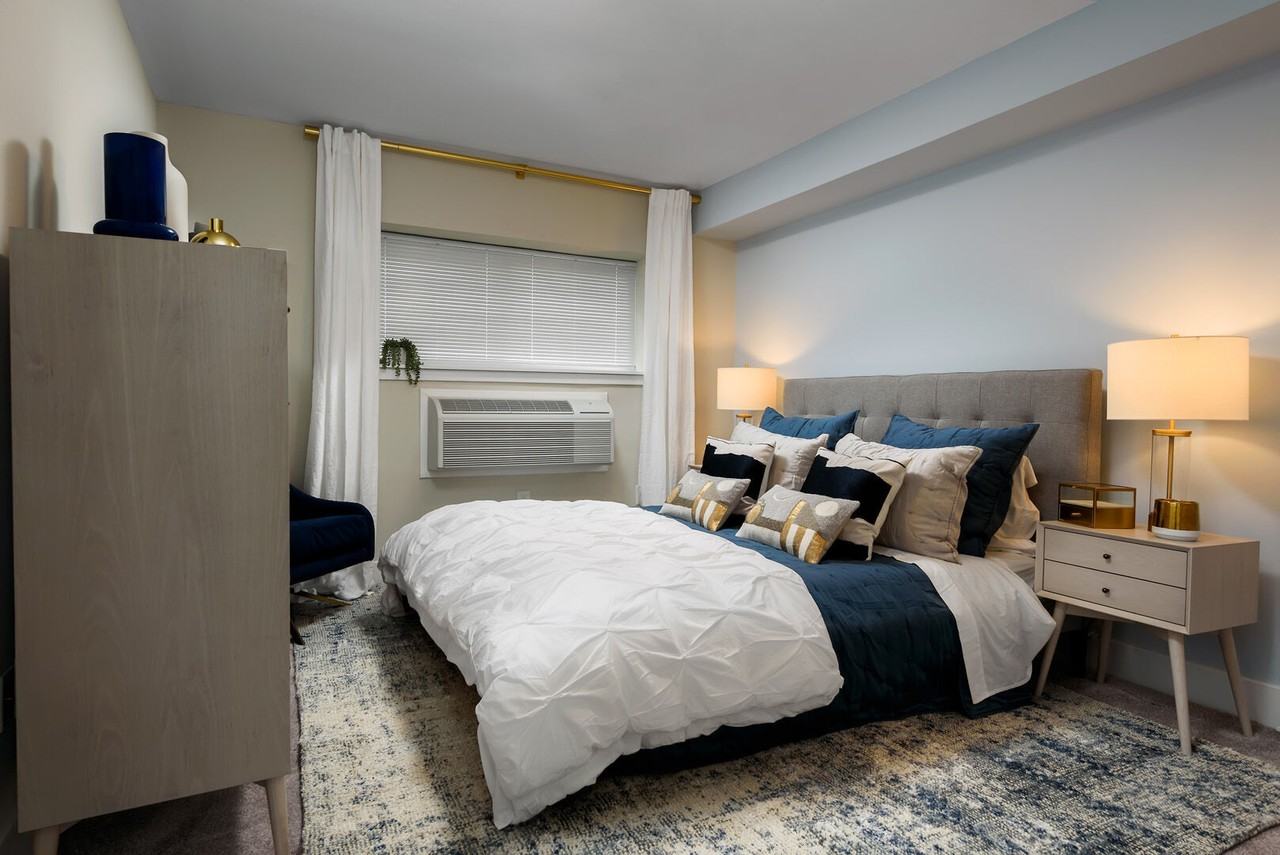 Lansdowne Station Apartments - Photo 5 of 17