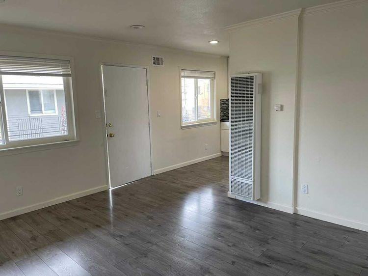 1537 8th Avenue - Photo 2 of 12