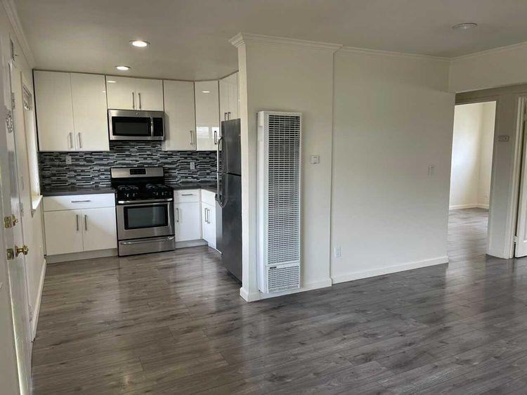 1537 8th Avenue - Photo 3 of 12