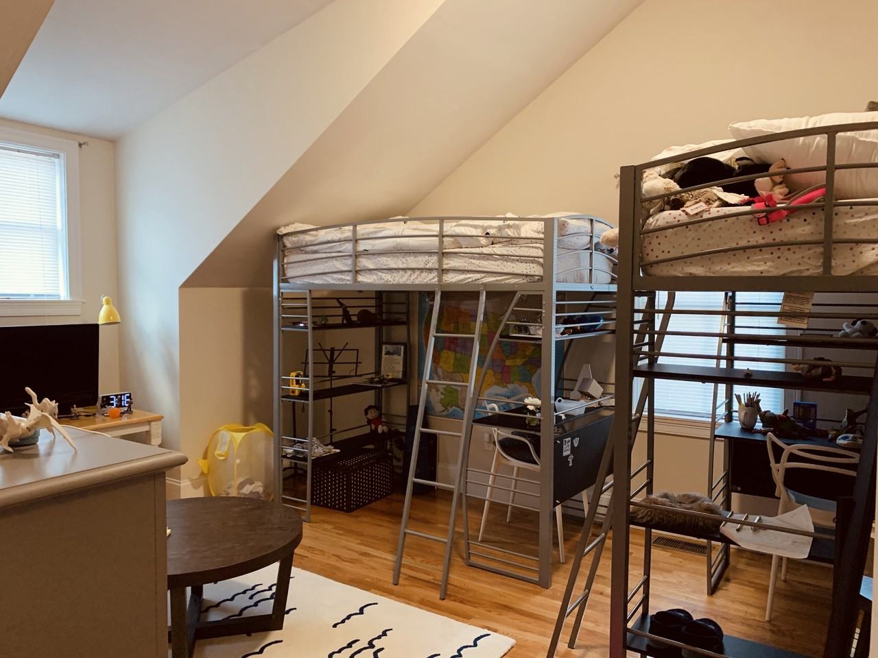 341 Gallivan Boulevard - Photo 3 of 10