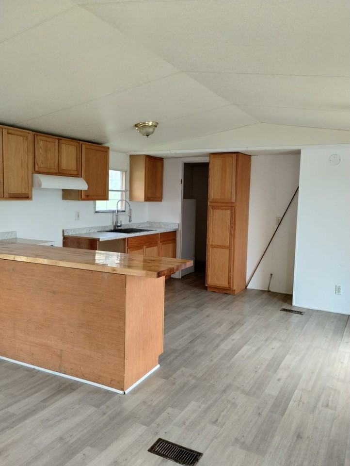 Legends Mobile Home Park - Photo 2 of 11