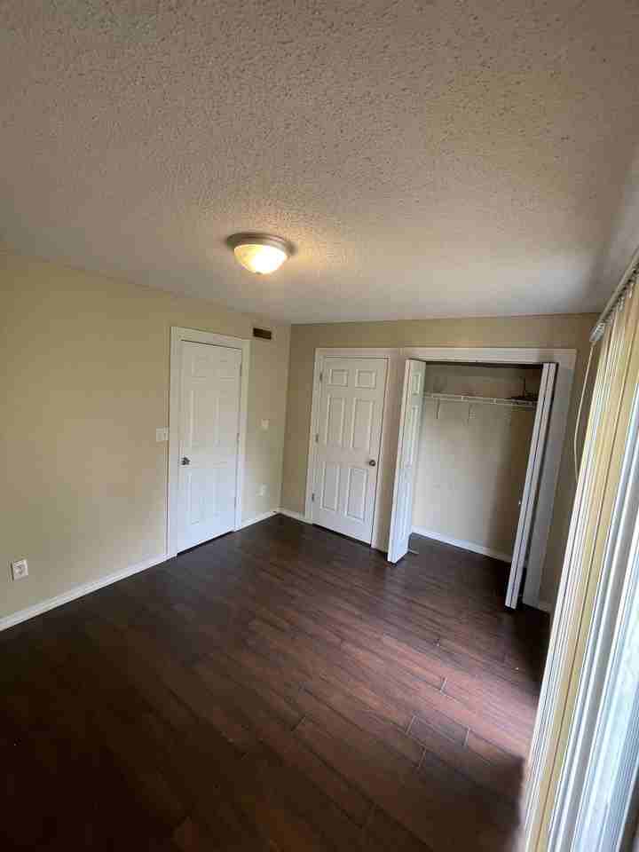 4060 Crabtree - Photo 3 of 13