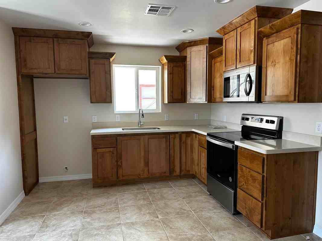 436 S 17th Ave - Photo 3 of 17