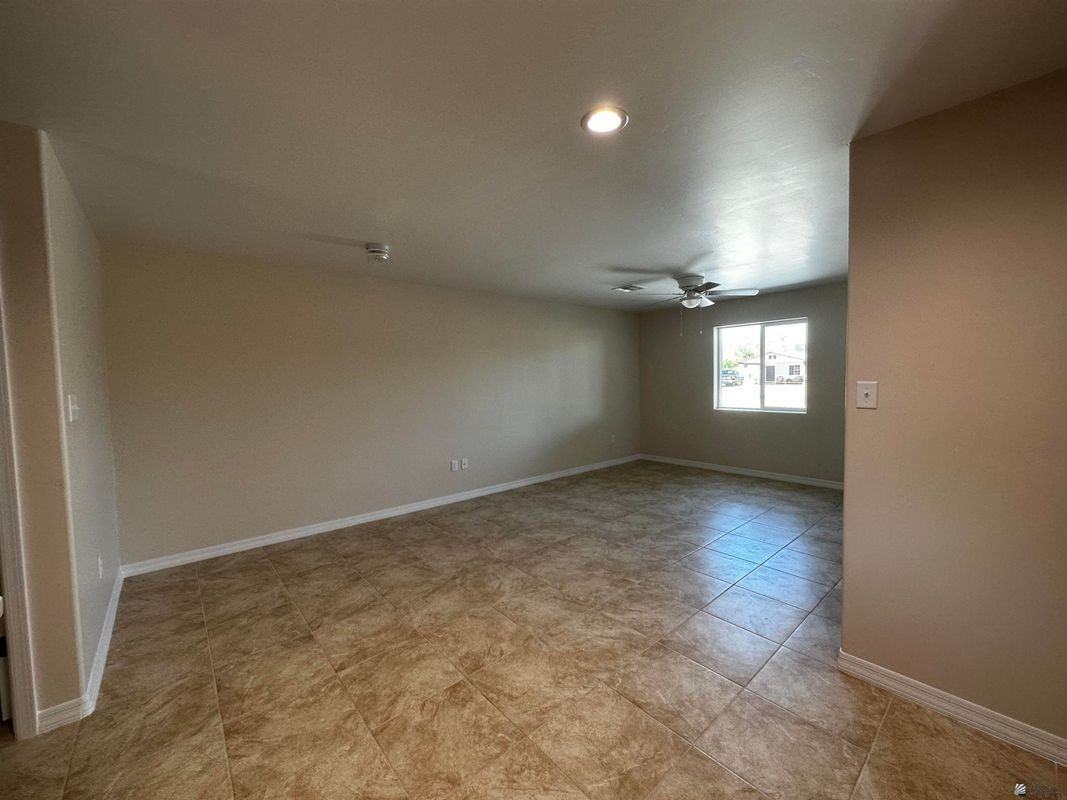 436 S 17th Ave - Photo 4 of 17