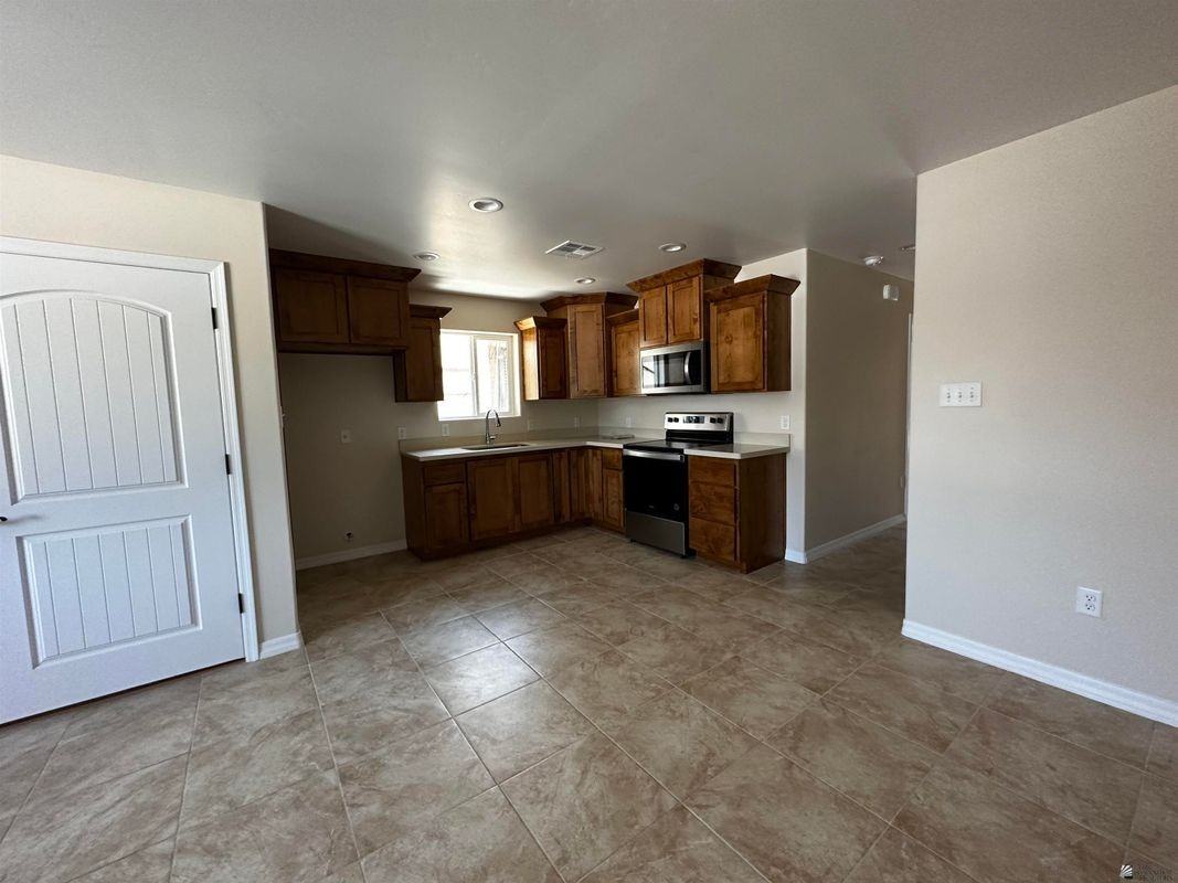 436 S 17th Ave - Photo 5 of 17