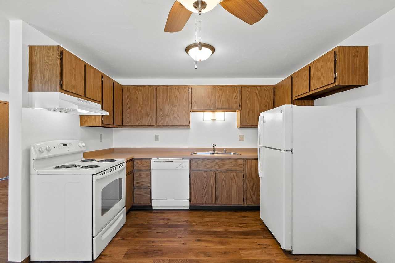 1145 Roland Lane - Photo 3 of 50