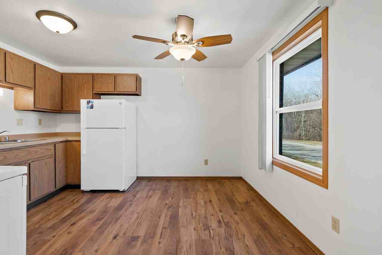 1145 Roland Lane - Photo 5 of 50