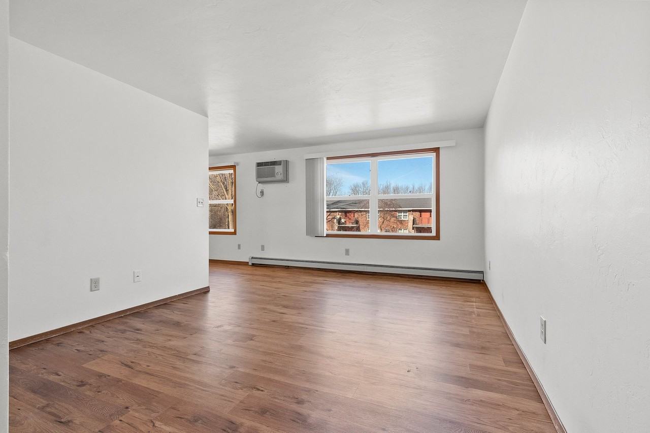 1145 Roland Lane - Photo 6 of 50