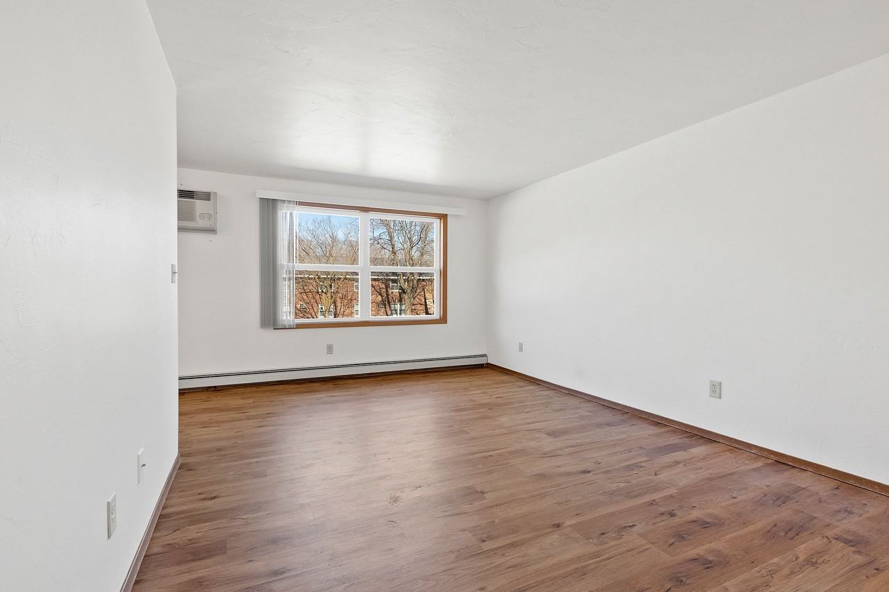 1145 Roland Lane - Photo 7 of 50