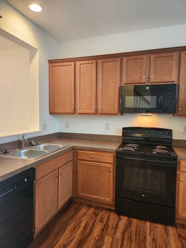 Sutherland Village - Photo 7 of 31