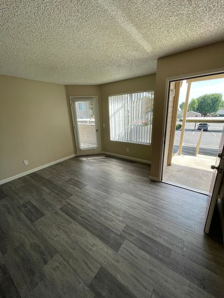 Shadow Ridge Apartments - Photo 2 of 41