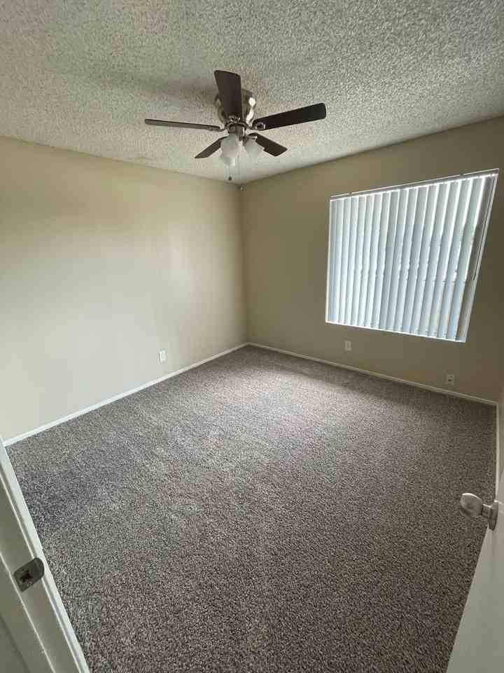 Shadow Ridge Apartments - Photo 4 of 41
