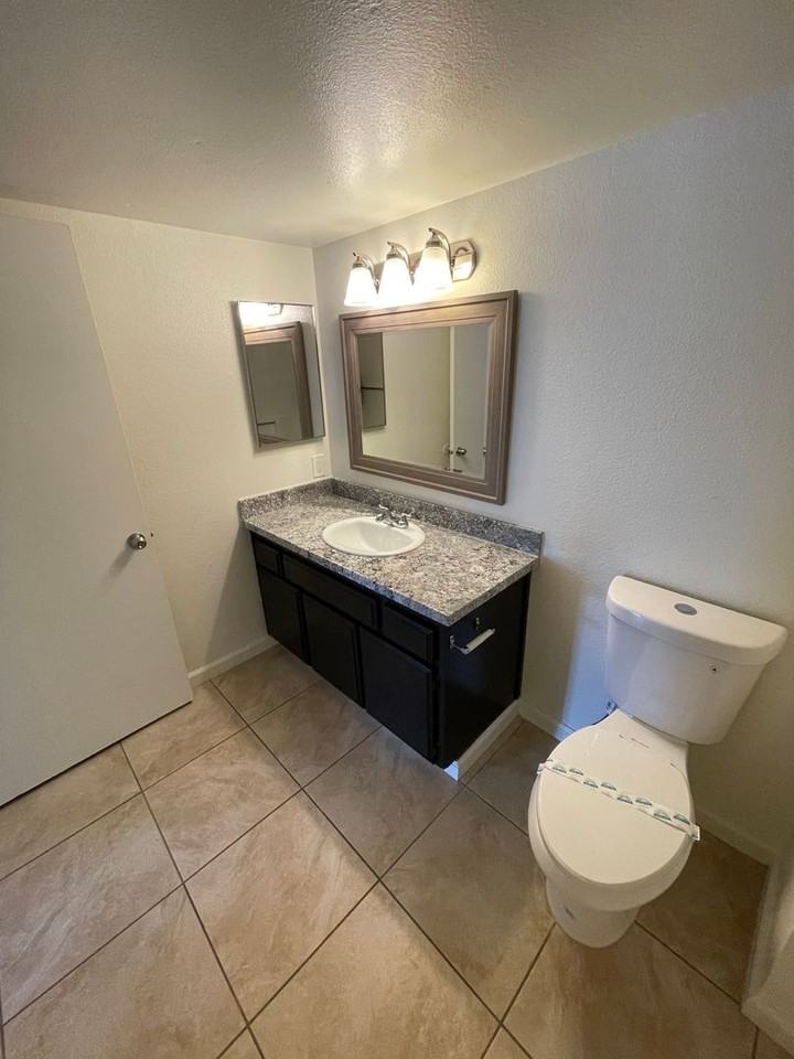 Shadow Ridge Apartments - Photo 6 of 41