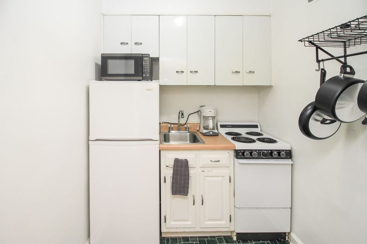 Summit Apartments - Photo 6 of 30