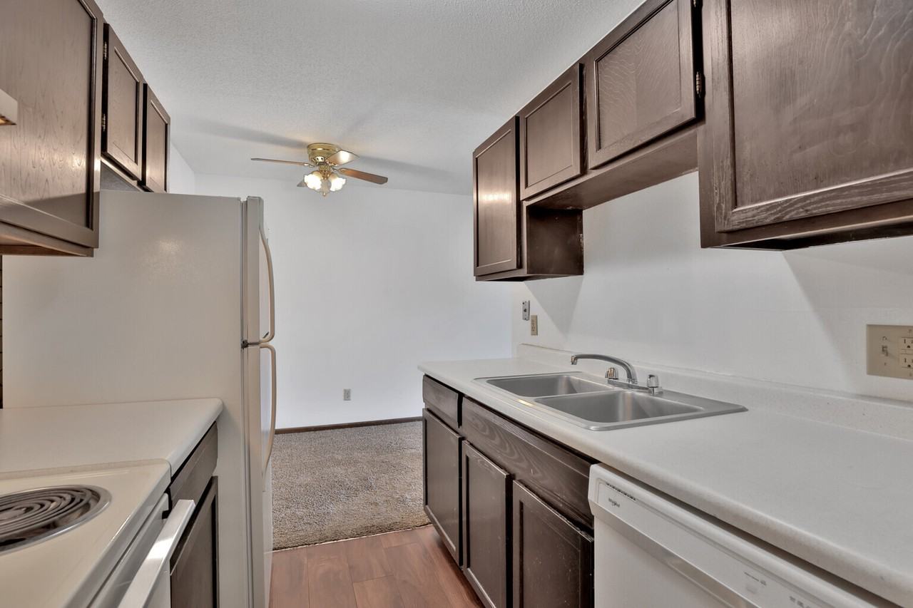 Dockside Apartments on Lake Minnetonka - Photo 2 of 13