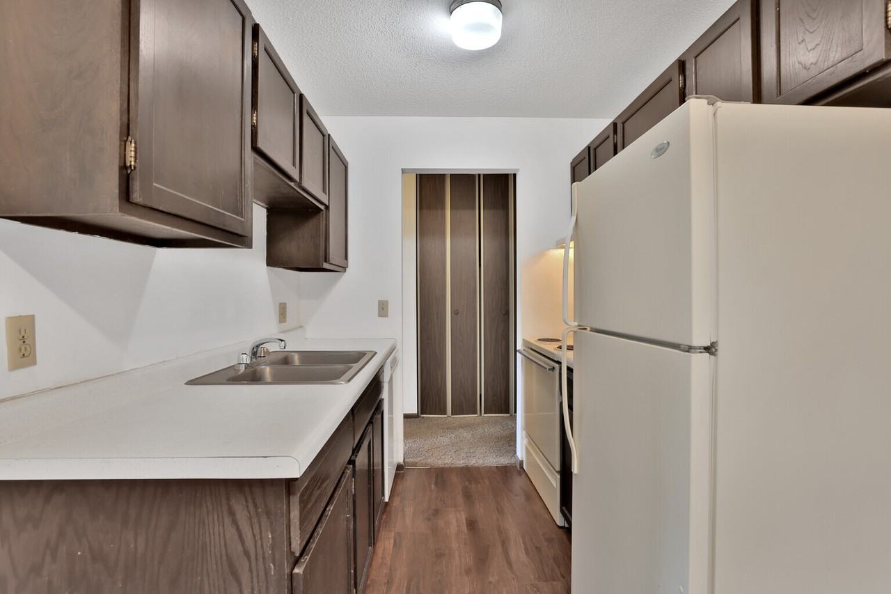 Dockside Apartments on Lake Minnetonka - Photo 3 of 13