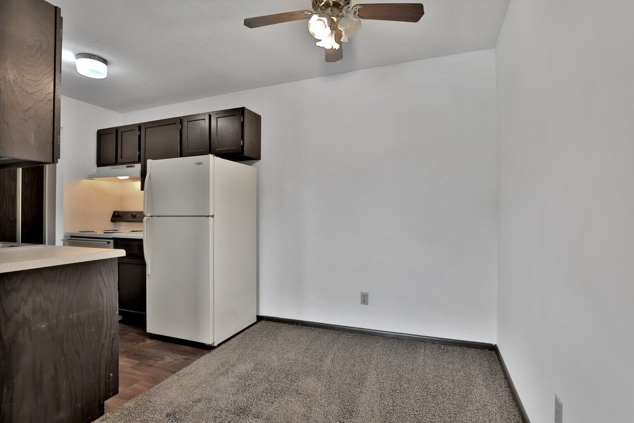 Dockside Apartments on Lake Minnetonka - Photo 4 of 13