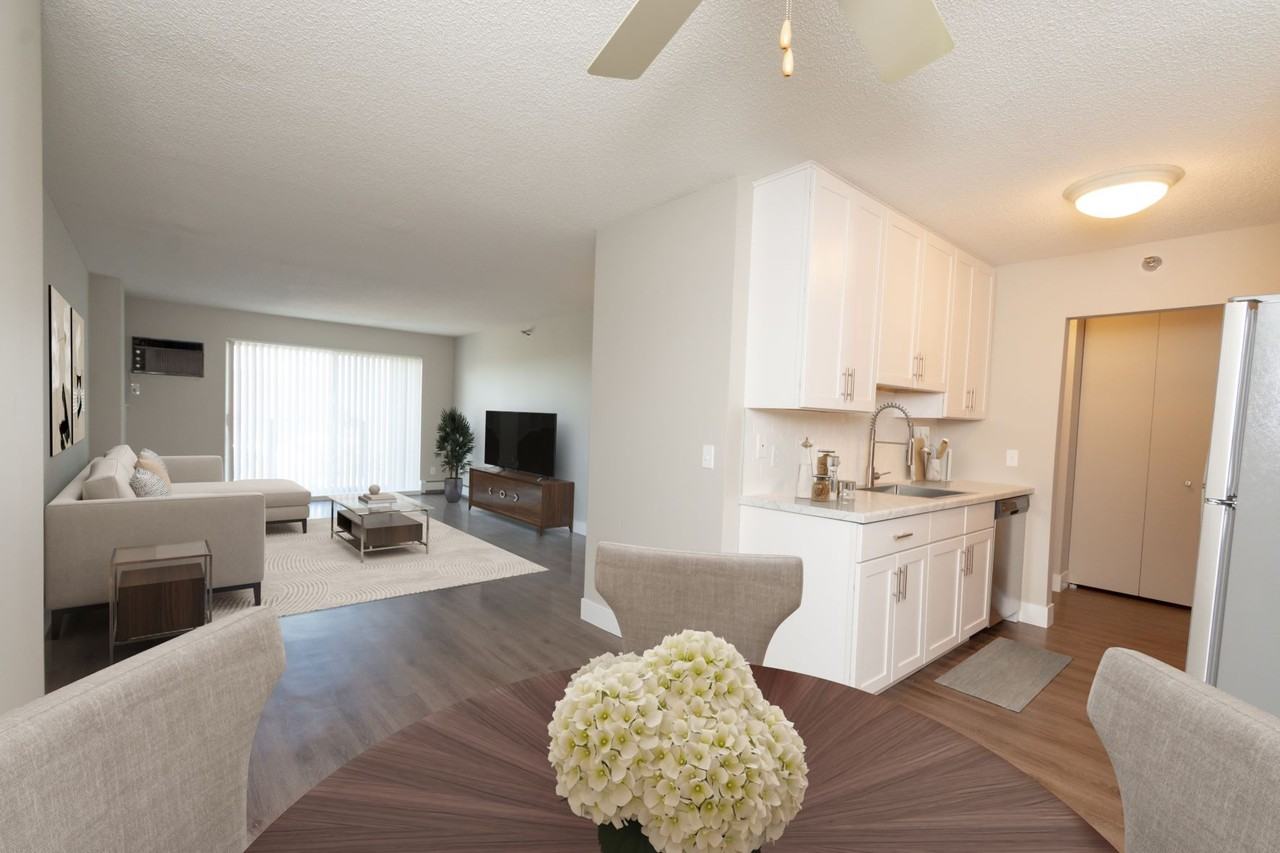 Kenwood Gables - Photo 4 of 21