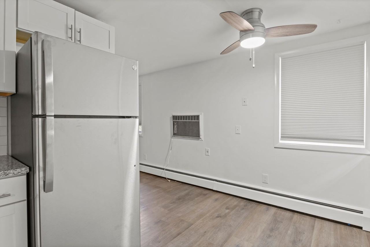 Creekside Apartments - Photo 3 of 22