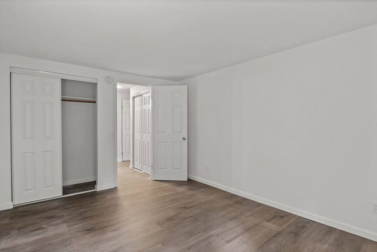 Creekside Apartments - Photo 4 of 22