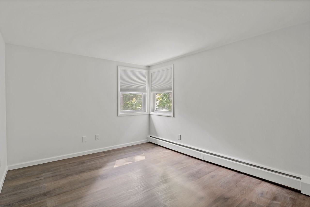 Creekside Apartments - Photo 5 of 22