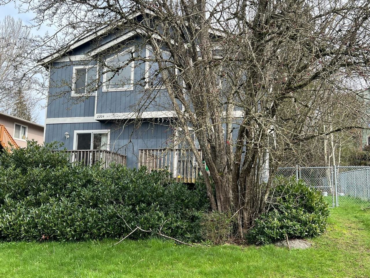 2204 Xenia St - Photo 2 of 16