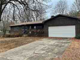 featured image of 119 W Miller St