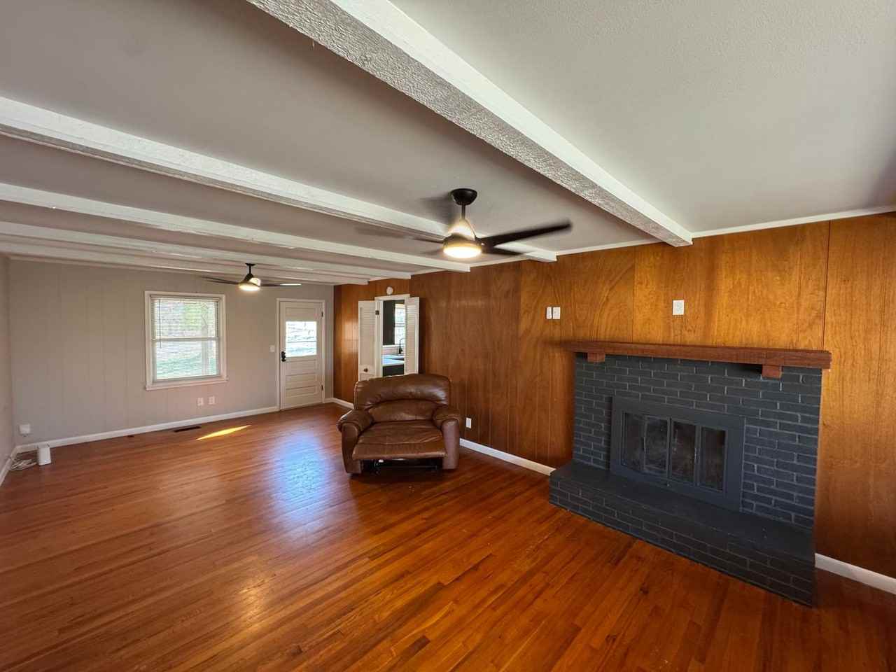 119 W Miller St - Photo 2 of 18