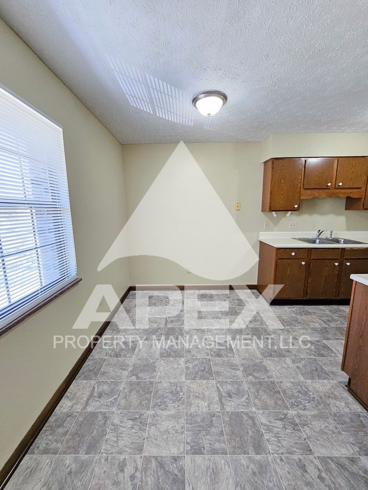 5615 Jacksboro Pike #7 - Photo 7 of 18