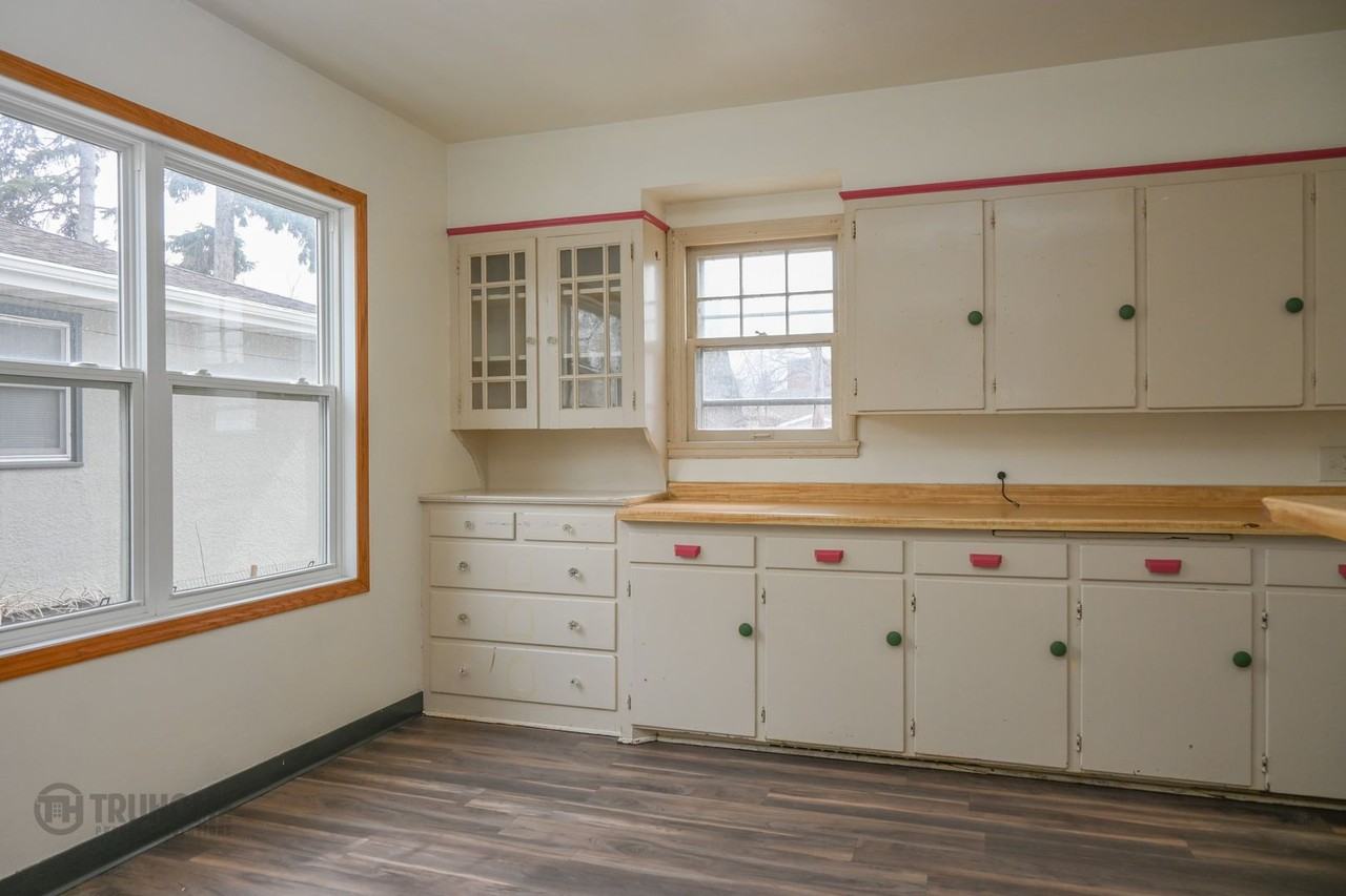 2313 University Ave - Photo 5 of 24