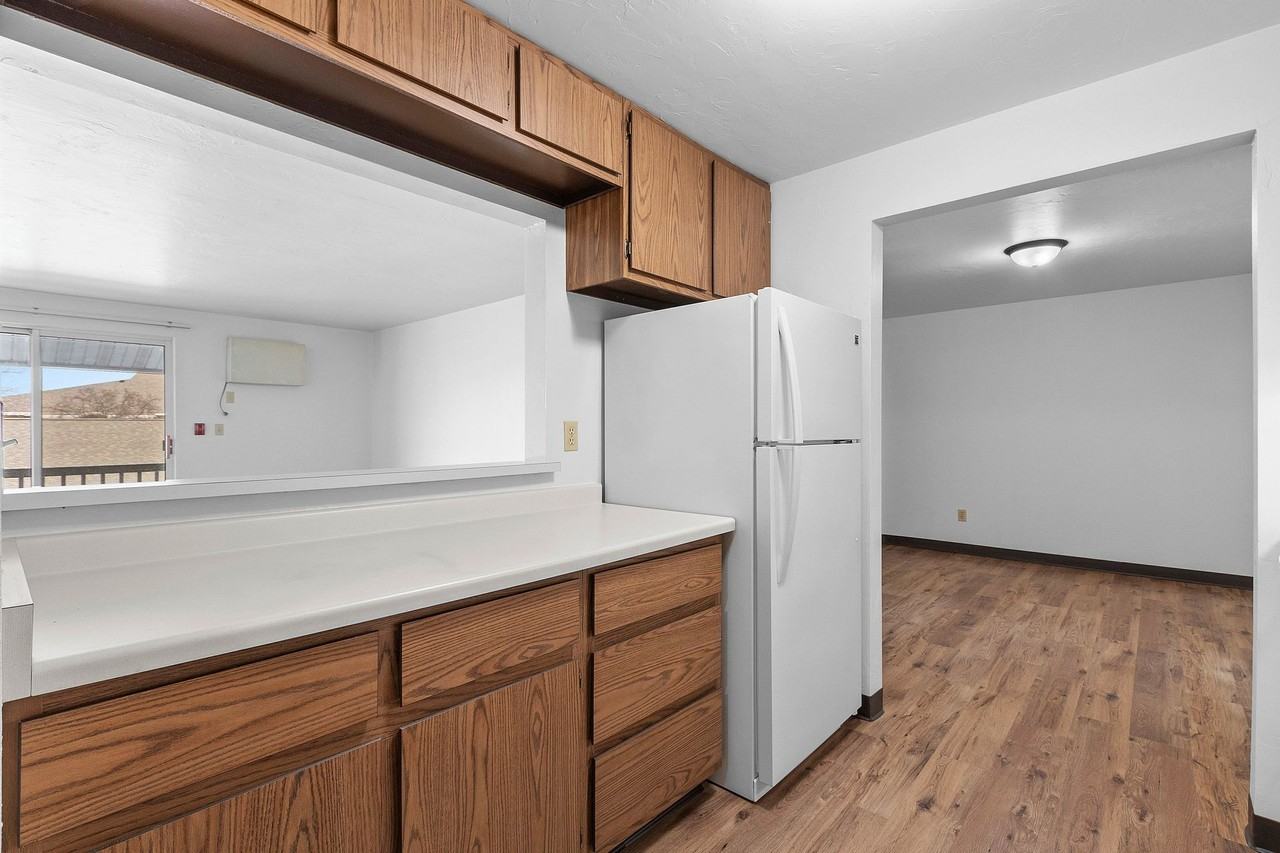 1079 Pilgrim Way - Photo 2 of 43