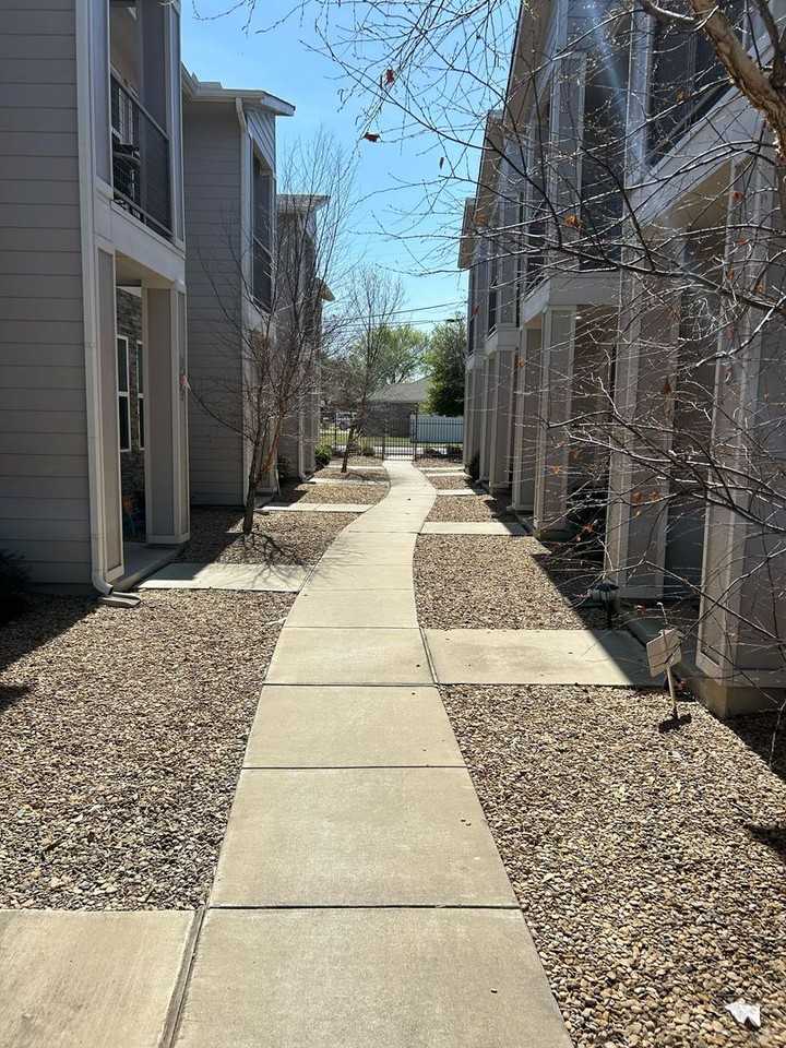 212 Stellariga Pl - Photo 5 of 26