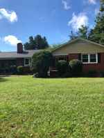 featured image of 3224 Robinhood Rd