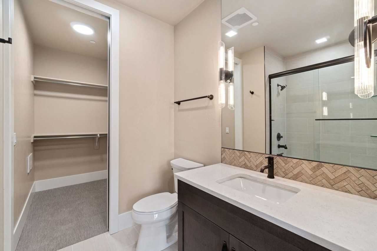 302 N Meldrum St #204 - Photo 6 of 18