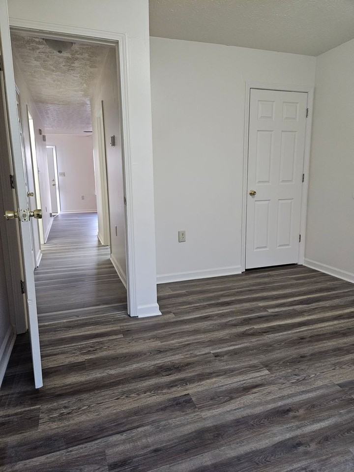 325 Clearwater Bay - Photo 5 of 13