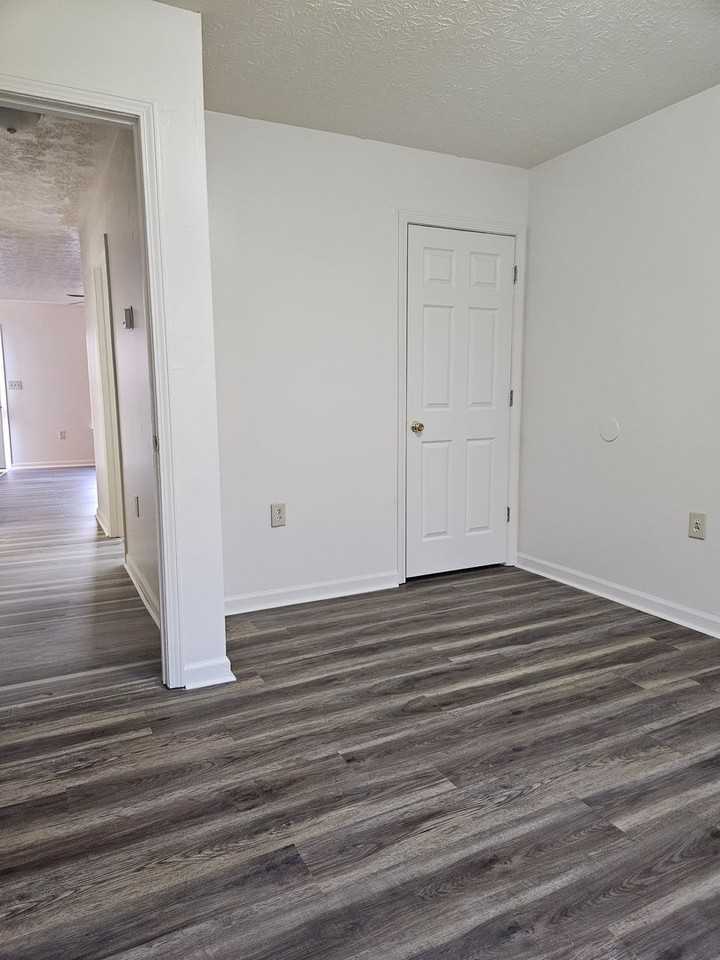 325 Clearwater Bay - Photo 6 of 13