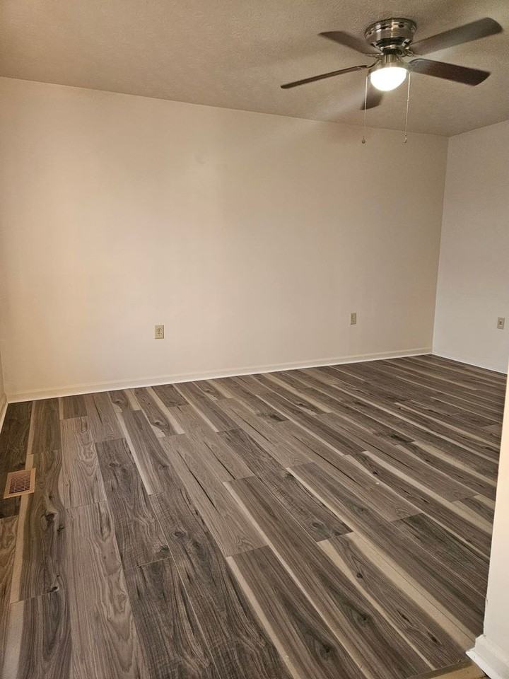 325 Clearwater Bay - Photo 2 of 13