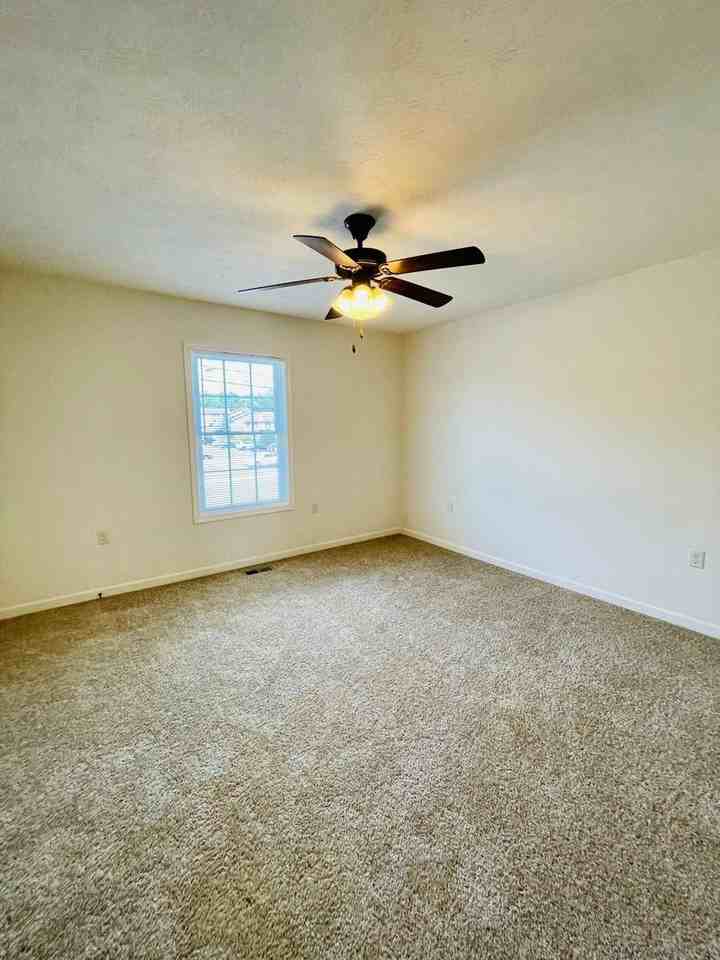 1044 Cherrybrook Dr - Photo 7 of 14