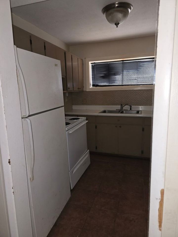 416 W Outer Dr - Photo 5 of 10