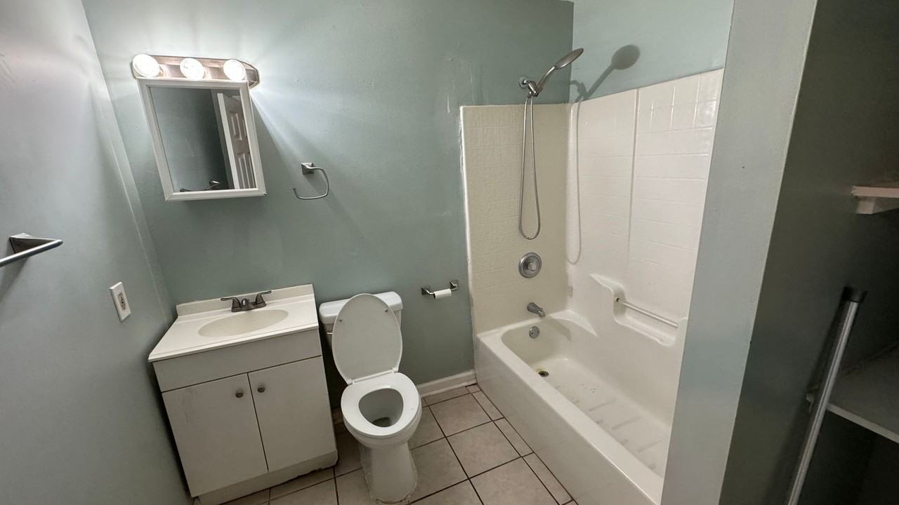 5411 Jasmine Ave - Photo 2 of 4