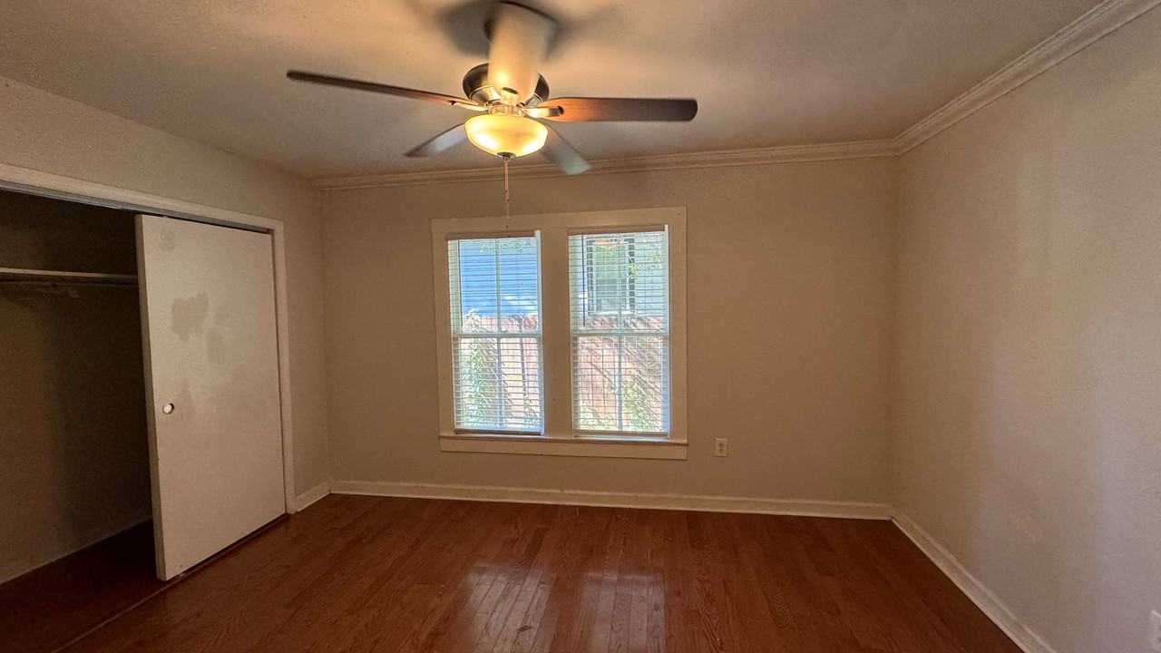 5411 Jasmine Ave - Photo 3 of 4