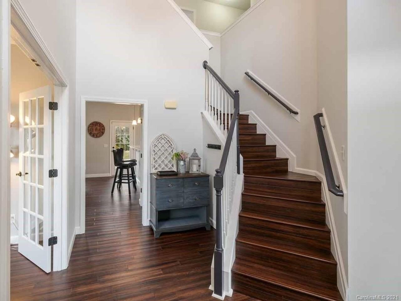 47 Stone River Dr - Photo 3 of 40