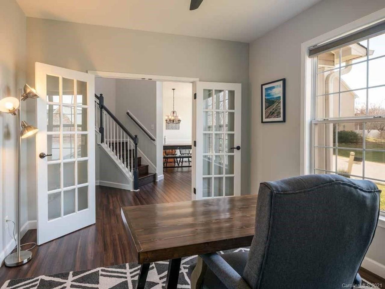 47 Stone River Dr - Photo 4 of 40