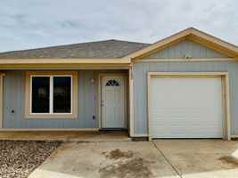 featured image of 3211 E 5th St