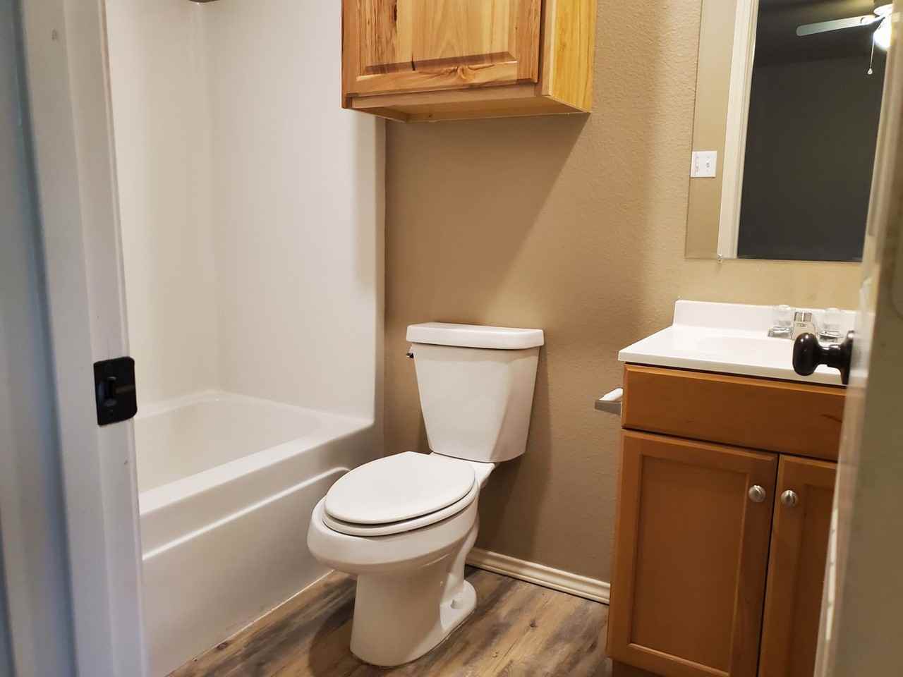 3211 E 5th St - Photo 6 of 10