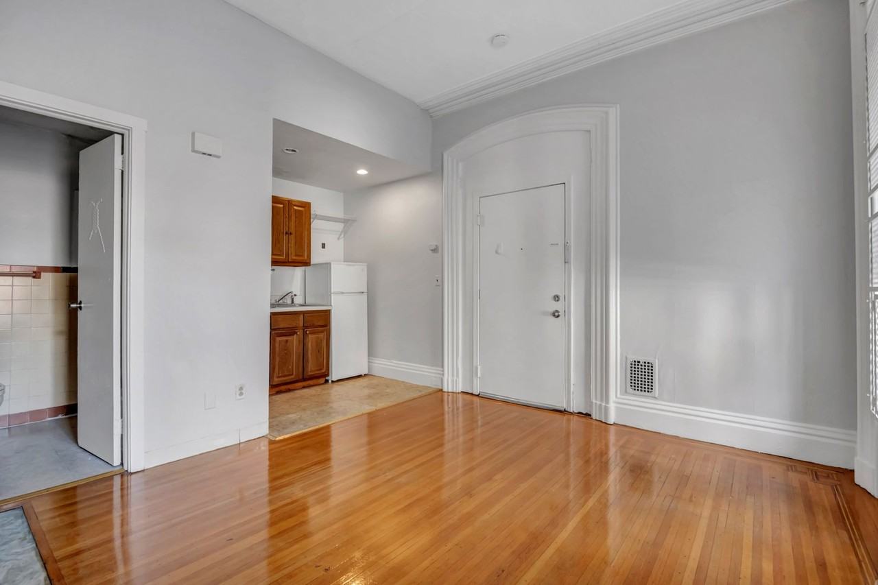 42 Trumbull Street - Photo 2 of 22