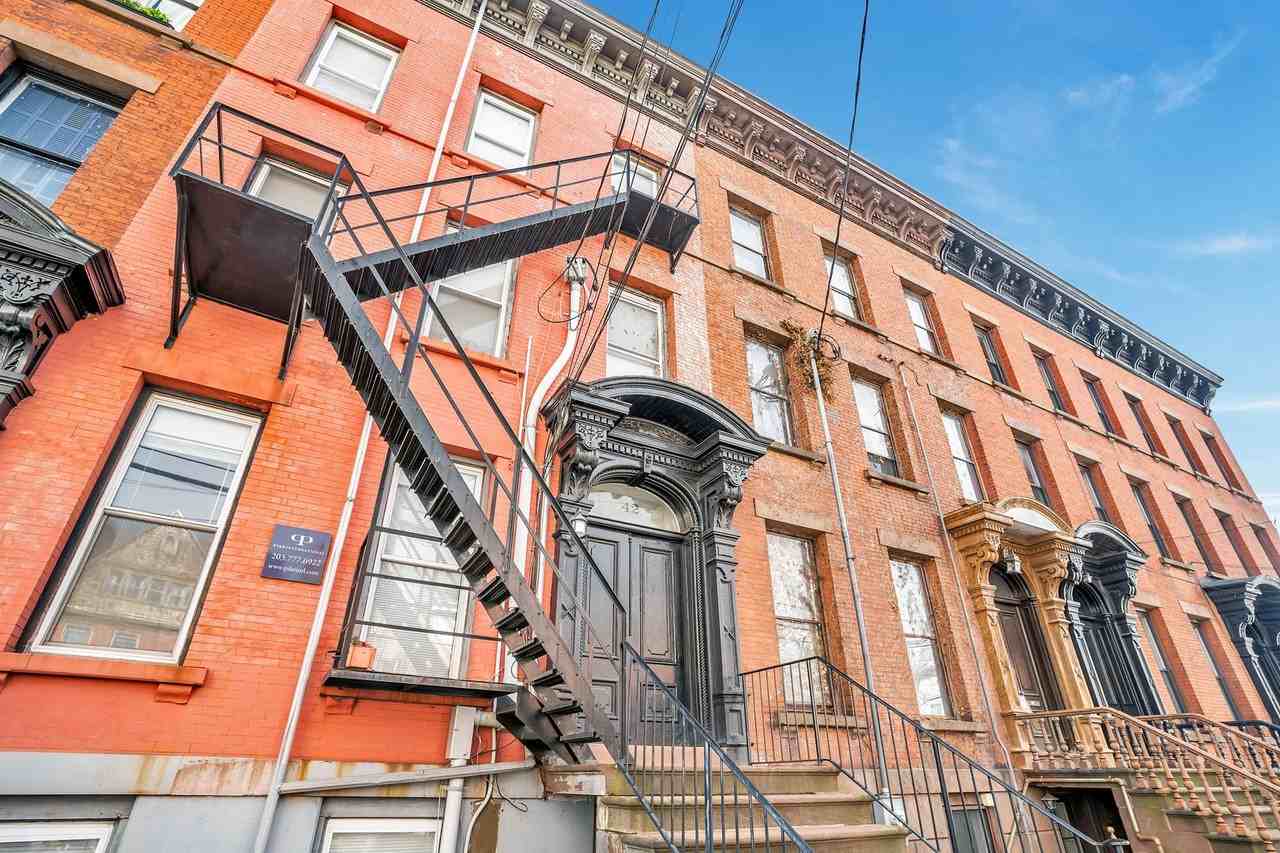 42 Trumbull Street - Photo 5 of 22