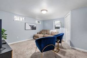 featured image of 2423 Elm St